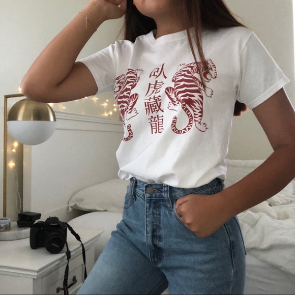 Brandy Melville Tops - never worn brandy melville t shirt